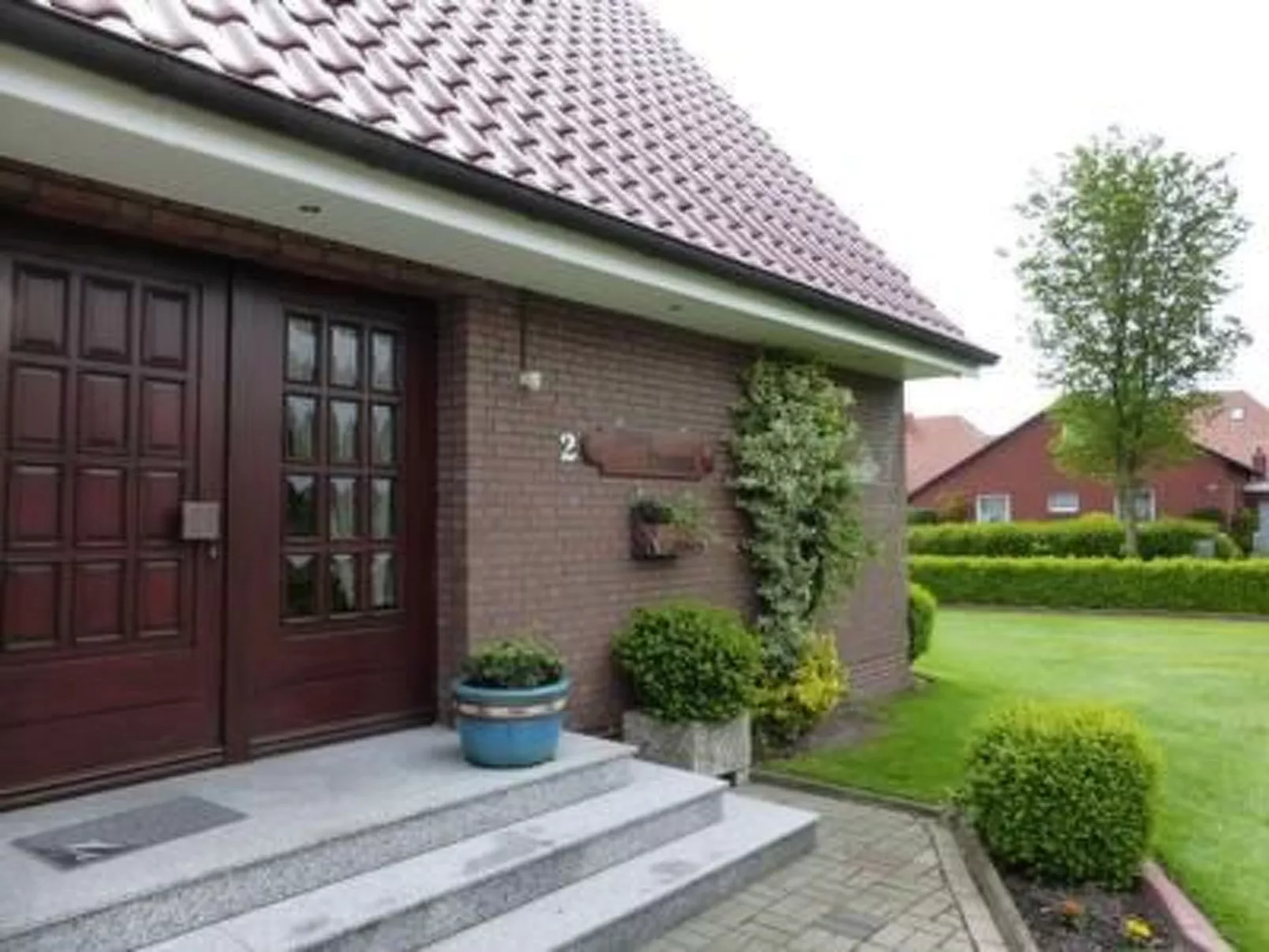 Geräumige Ferienwohnung mit Garten und Grill-Buiten