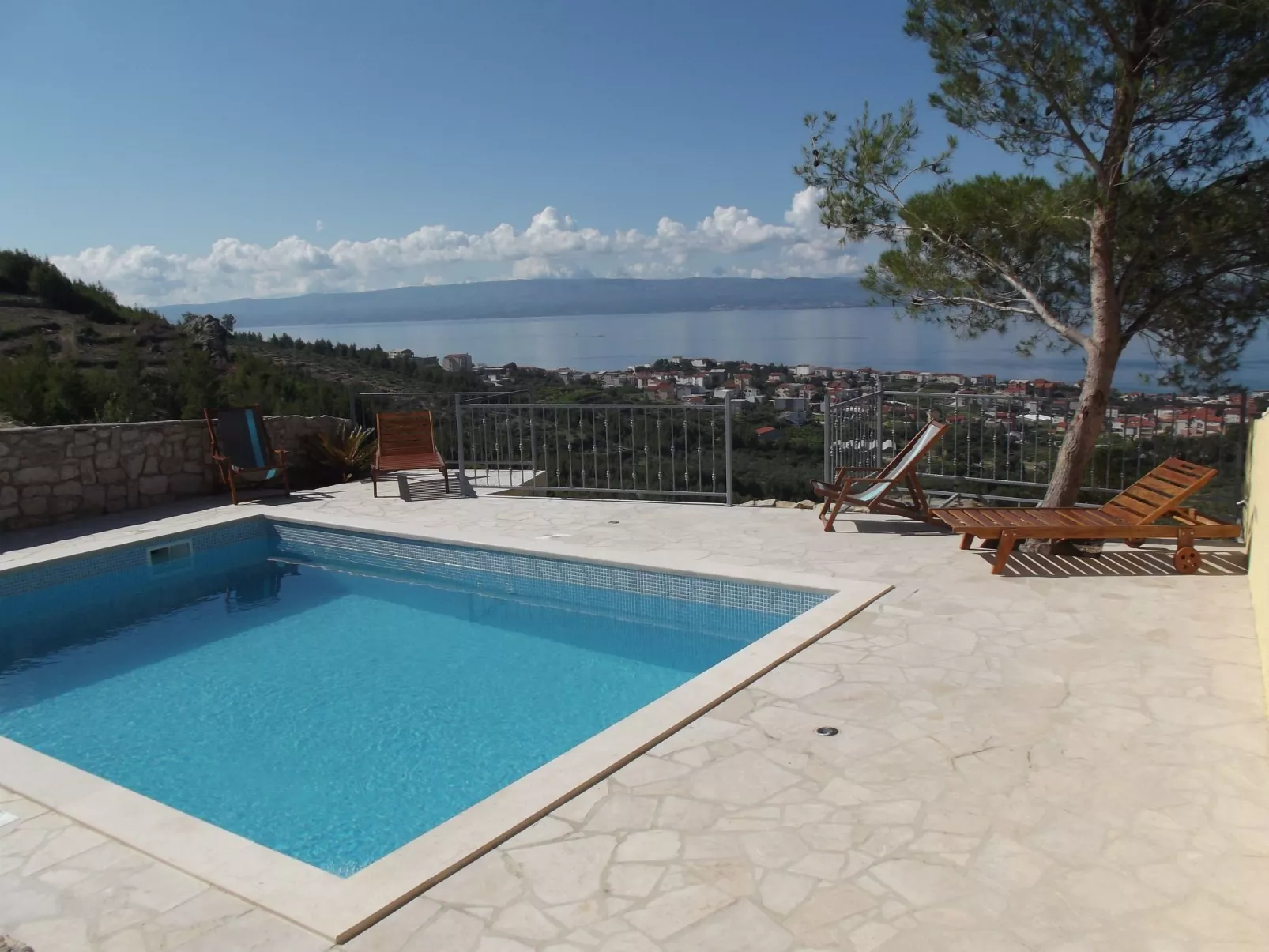 "Villa Petar" mit Infinity Pool-Buiten