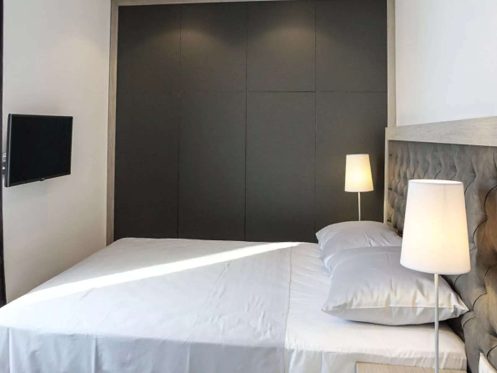 Luxusvilla Viola mit Pool, Sauna und Fitnessraum-Binnen