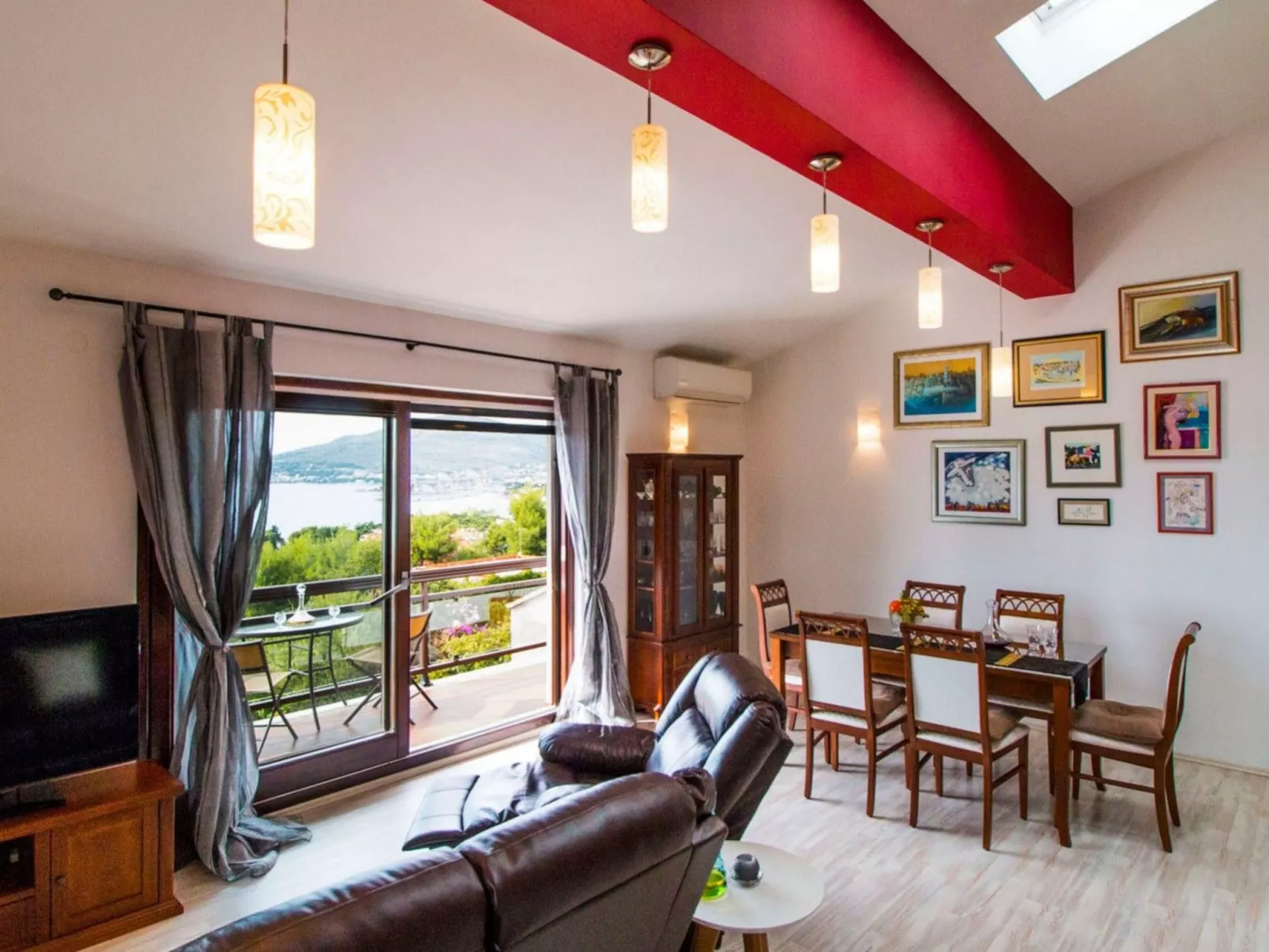 Villa Nia für 12 Personen mit privatem beheiztem Pool-Binnen