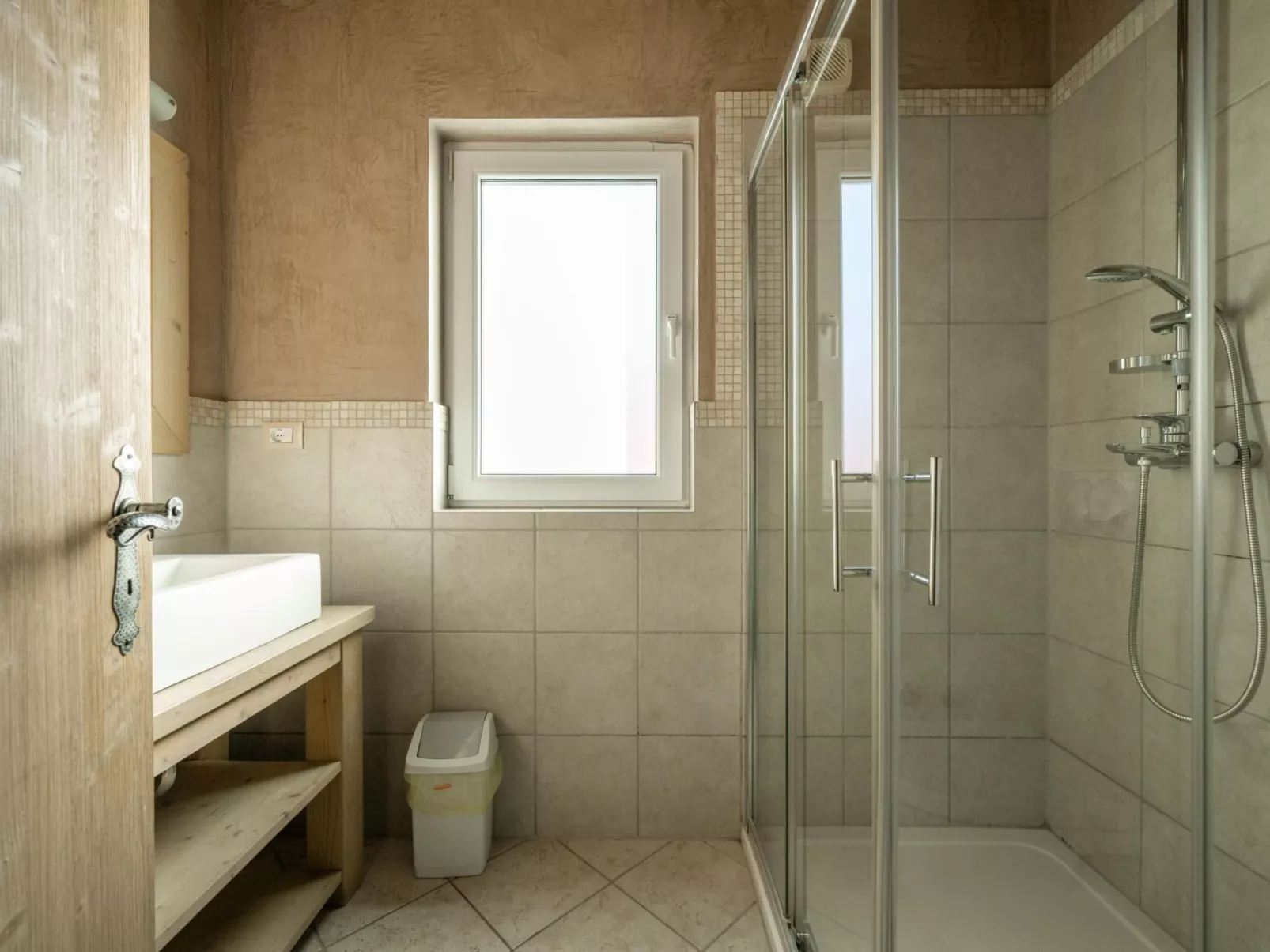 Villa Bellavista für 16 Gäste mit Hockeytisch-Binnen