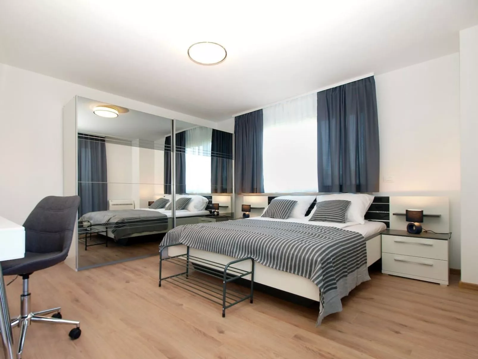 Ferienvilla mit privatem Pool-Binnen