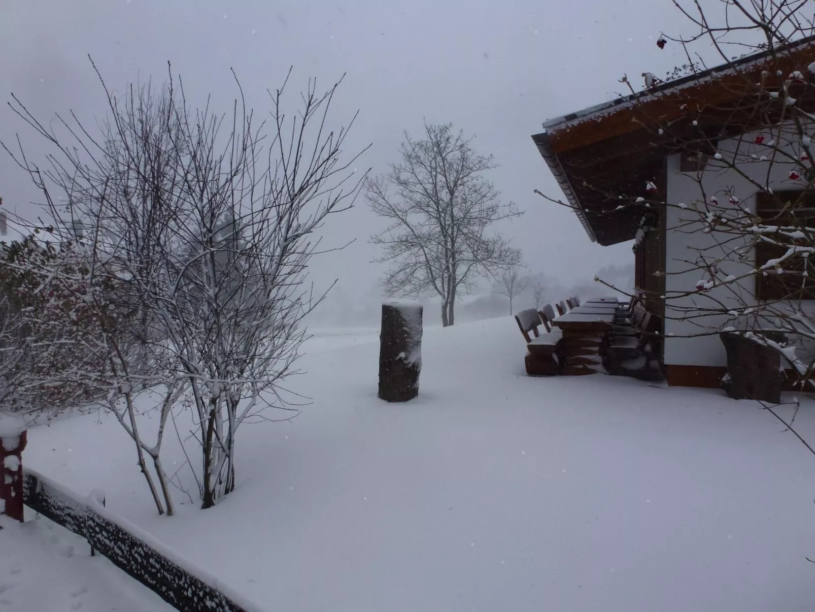 Mit Blick auf die Berge-Buiten