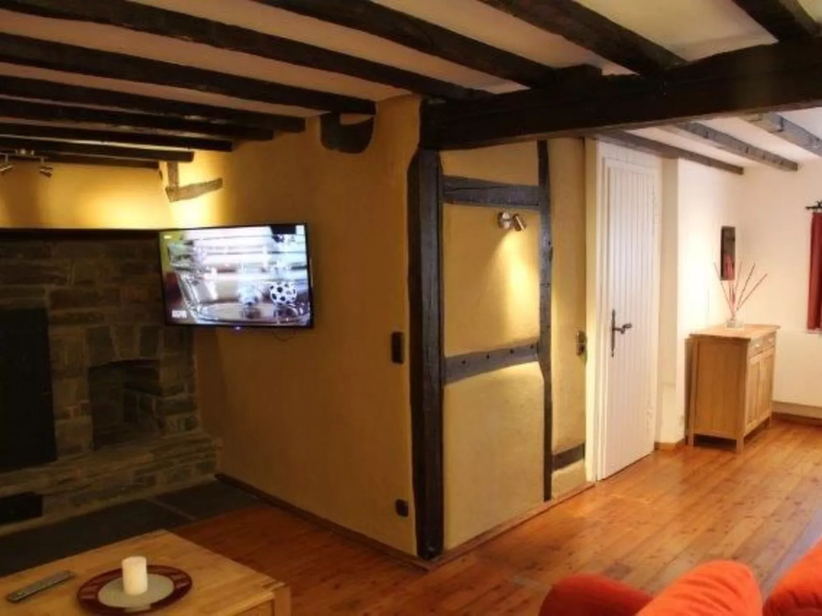 Fachwerkhaus mit Garten, Grill und Terrasse-Binnen