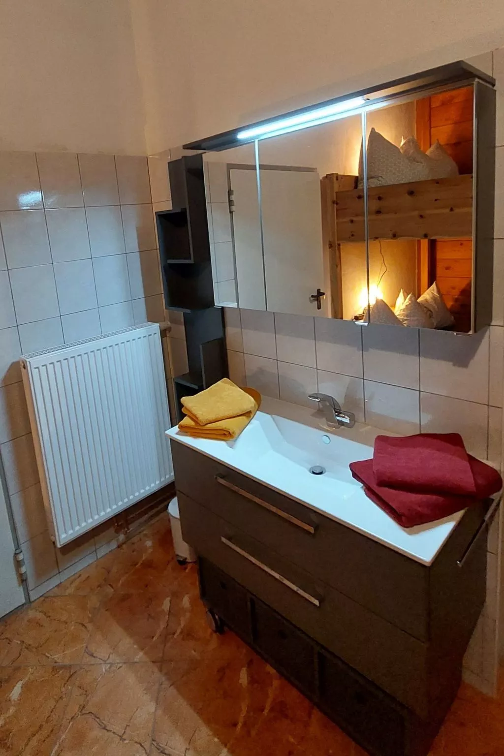 Zirbenholzalmhütte mit fantastischem Ausblick-Binnen