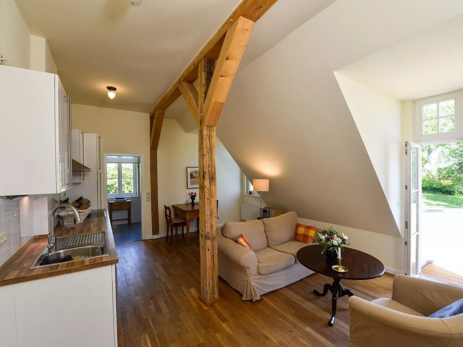 Wohnung im zweiten Obergeschoss des Gutshauses-Binnen