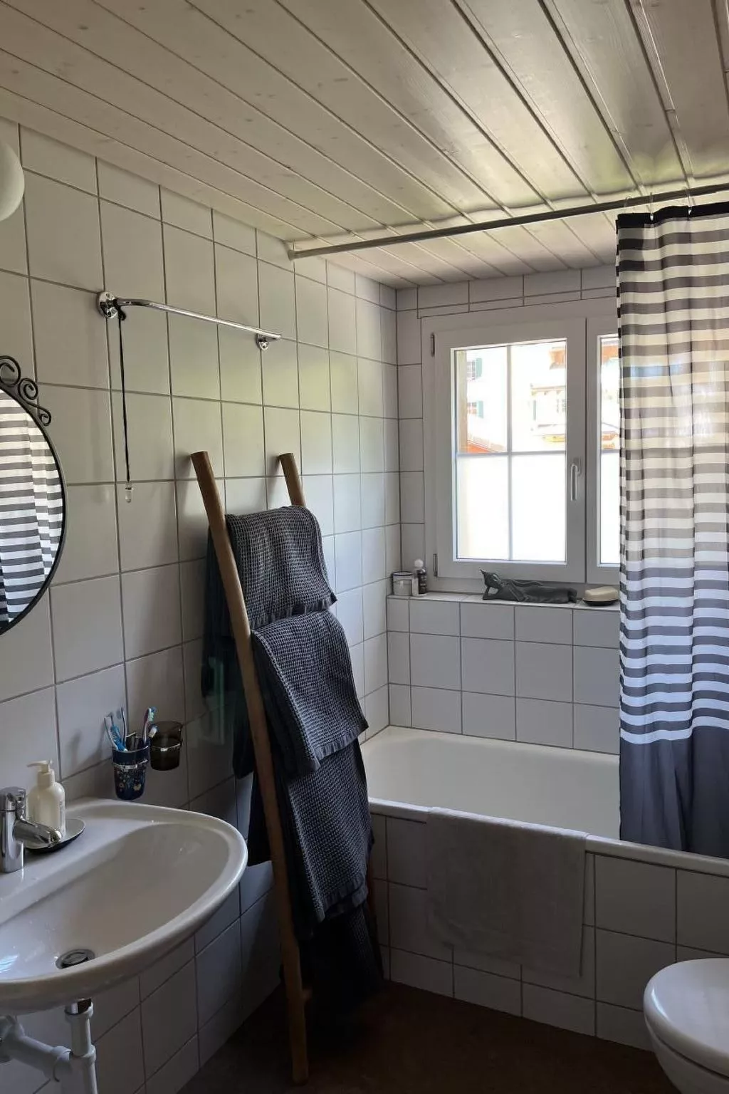 Mit Bergblick-Binnen