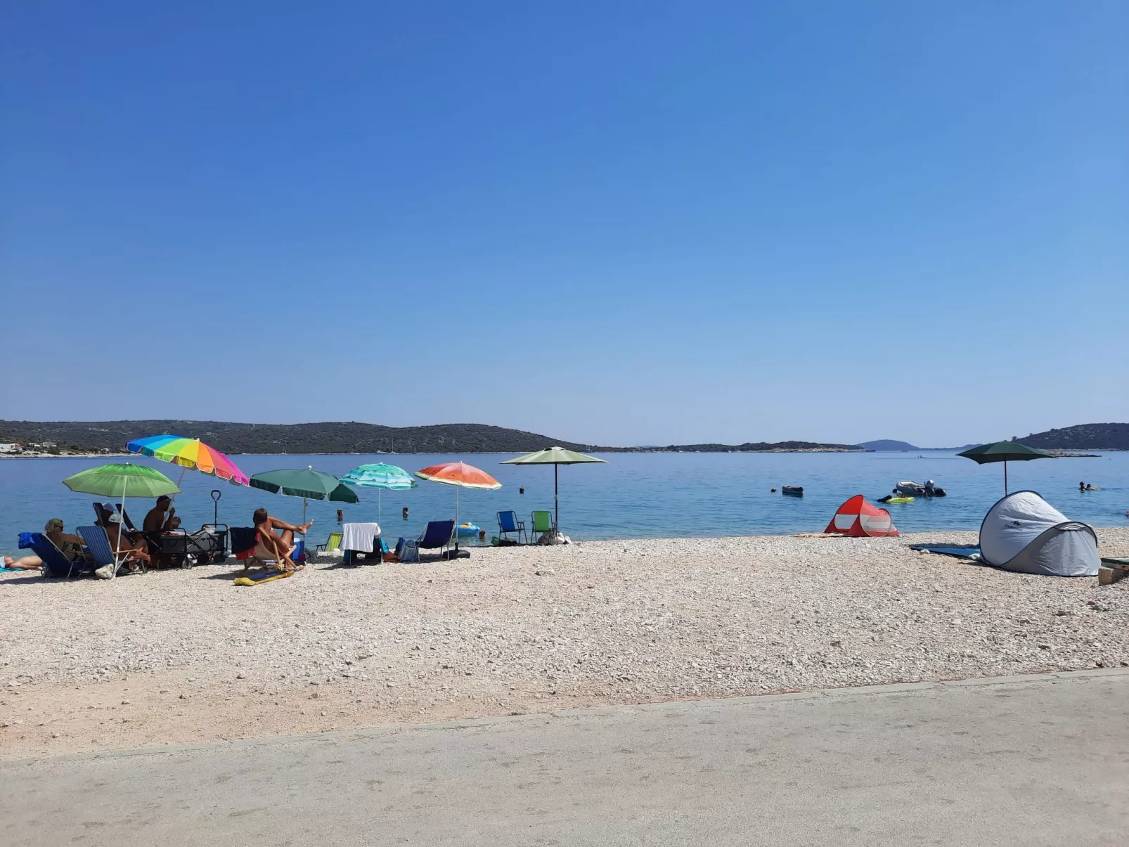 Mit Blick auf das Wasser-Binnen