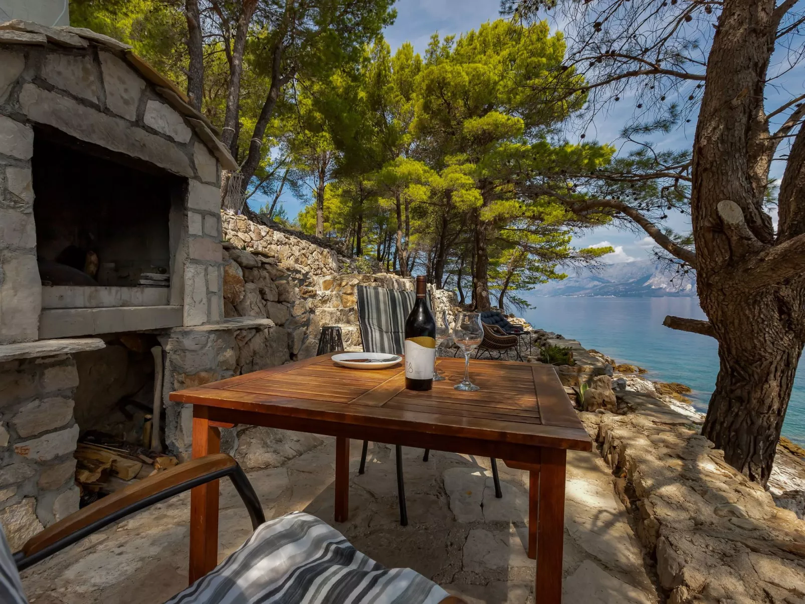 Haus in Općina Sućuraj mit Grill und Terrasse-Buiten