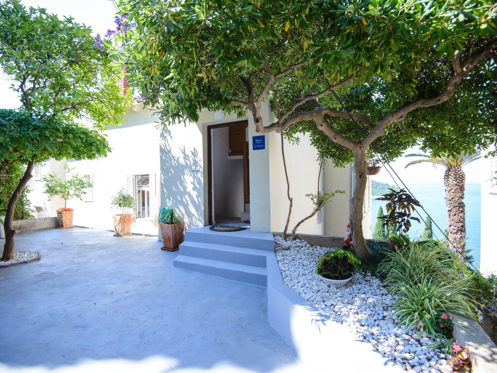 Wohnung "Tanja" mit Terrasse-Buiten