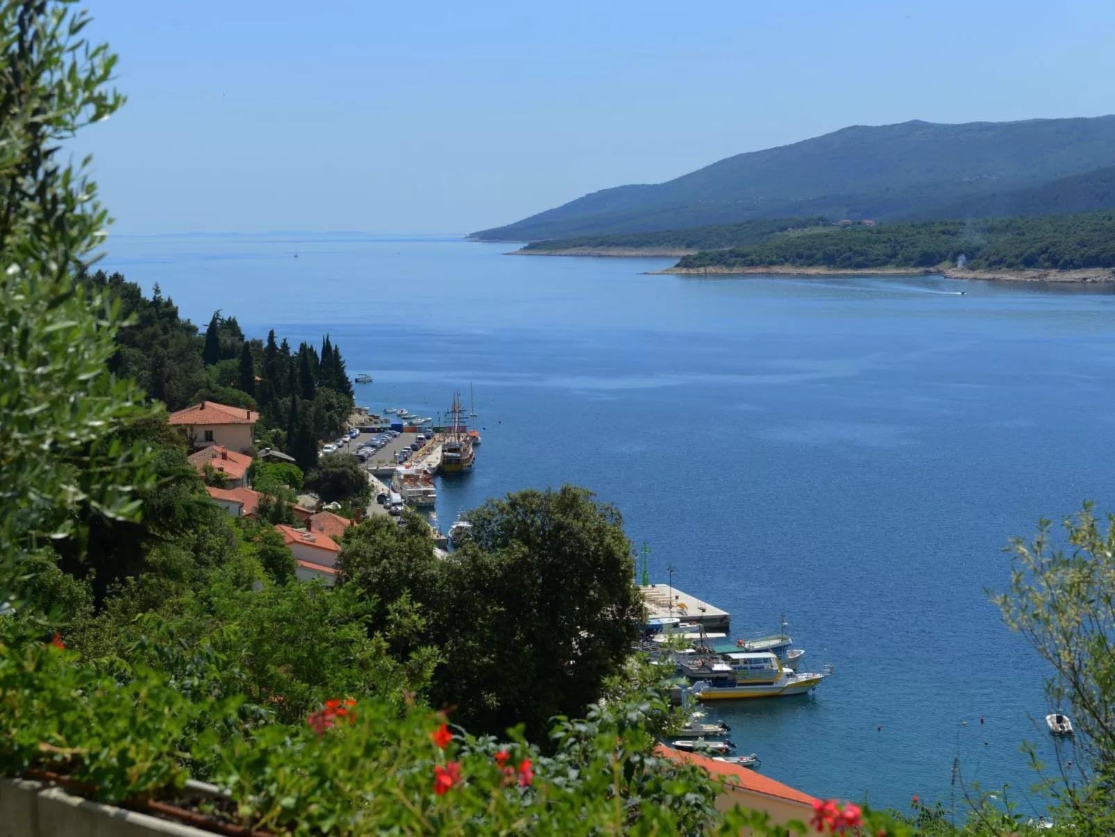 'Persic' mit privatem Pool-Buiten