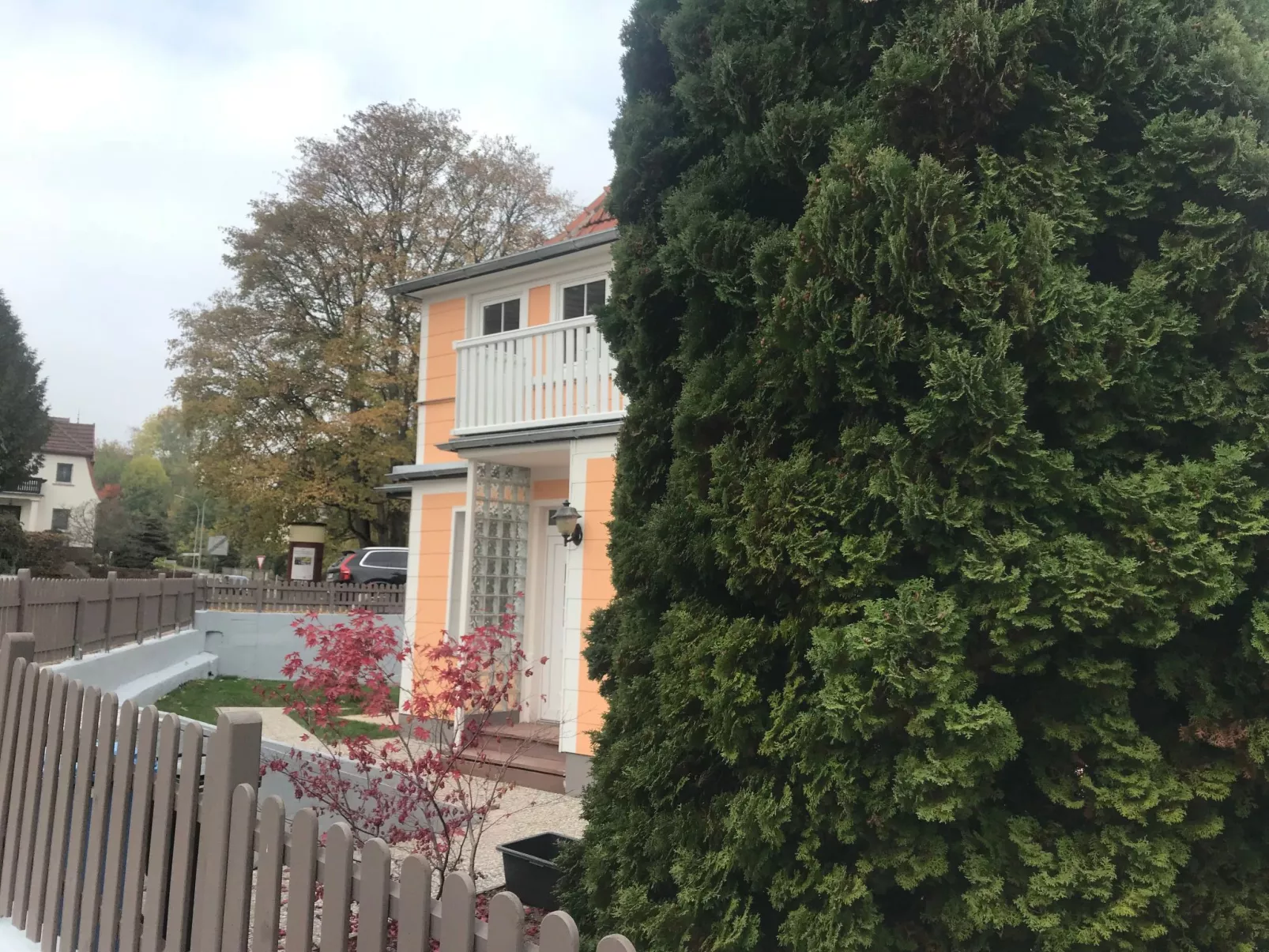 Modernes, gemütliches Ferienhaus mit Terrasse und Garten - Buiten