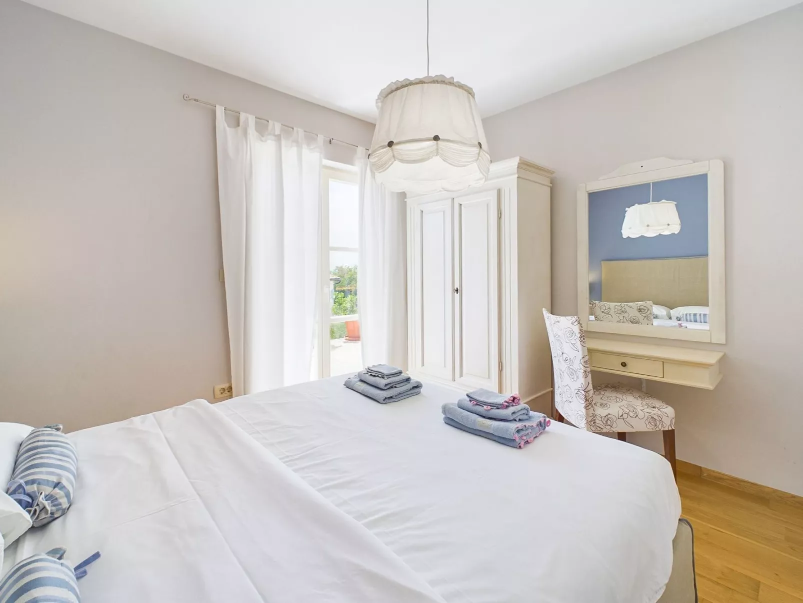 Luxusvilla "Azzurra" mit beheiztem Pool-Binnen