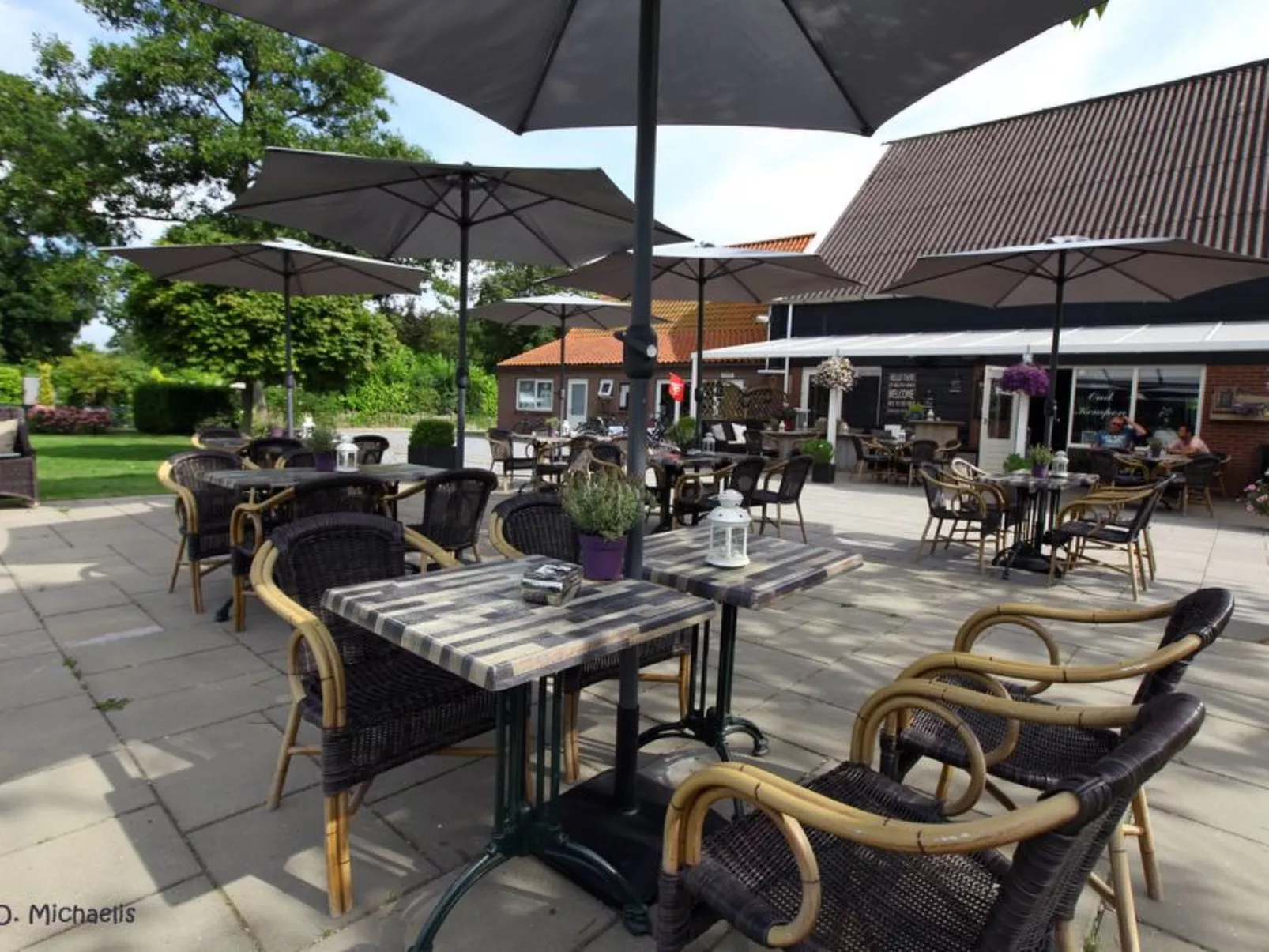 Mit Garten, Grill und Terrasse-Binnen