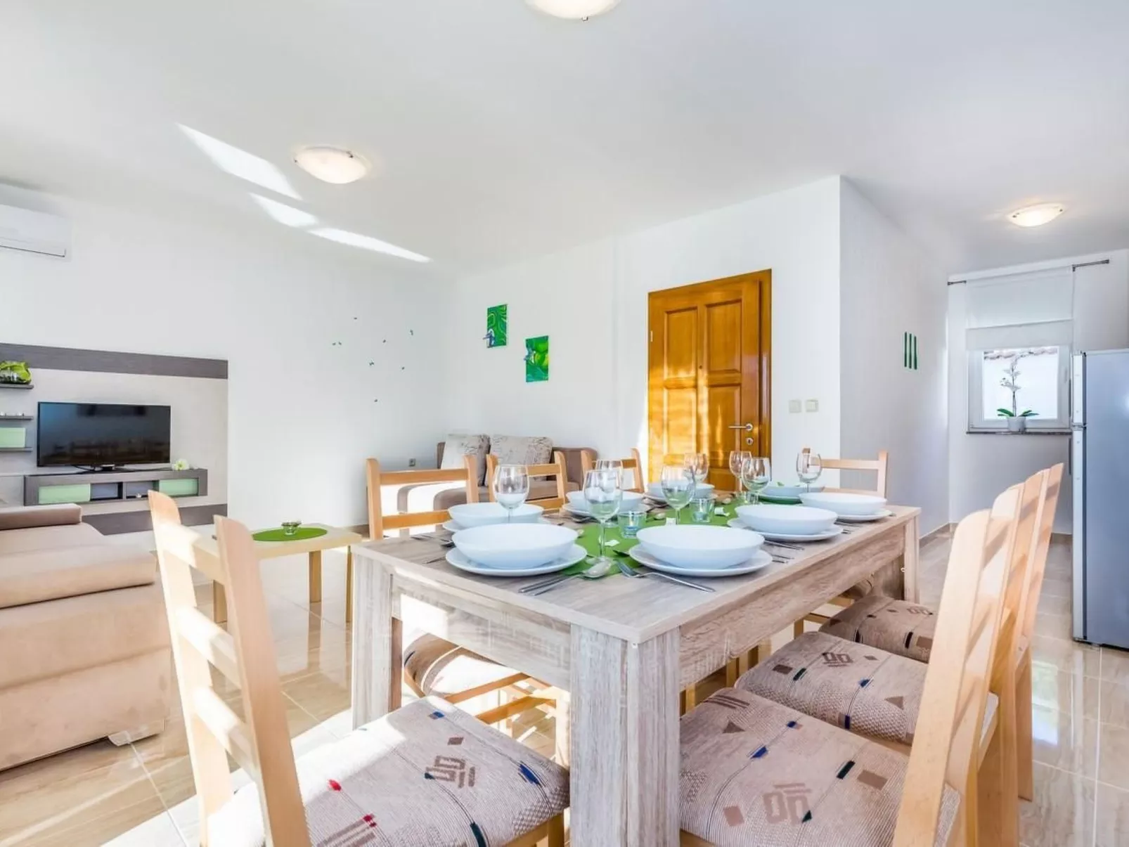 Haus in Dramalj mit gemeinschaftlichem Pool-Binnen