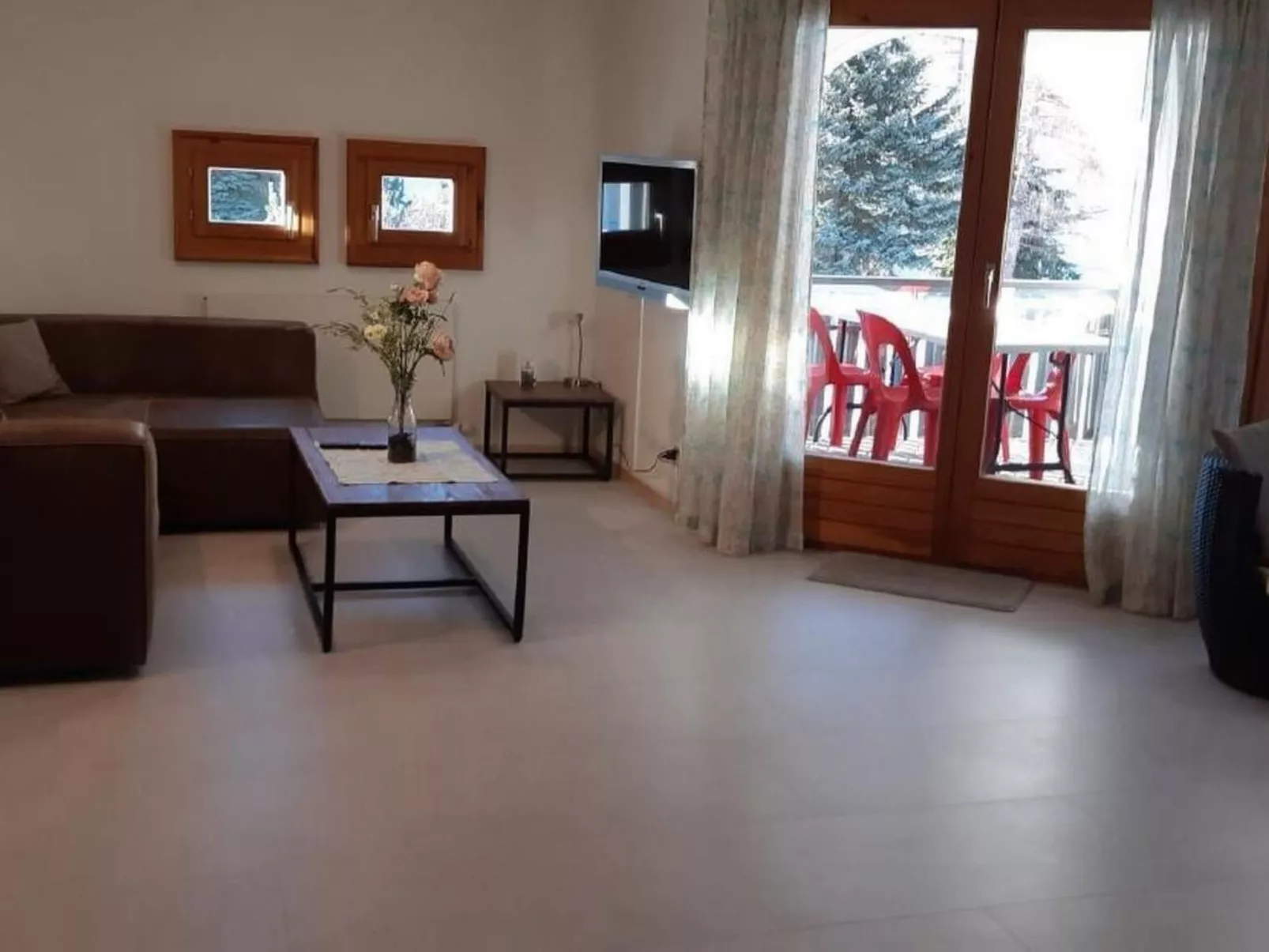 Chesa Polaschin  E-Binnen