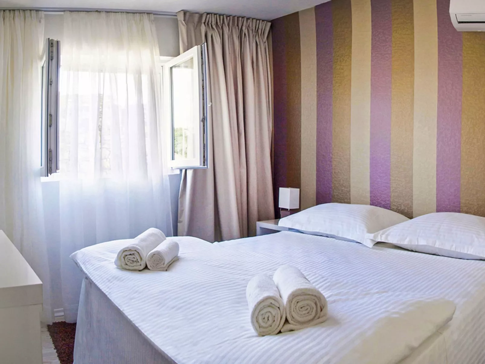 Villa Mosor mit beheiztem Salzwasserpool und Sauna-Binnen