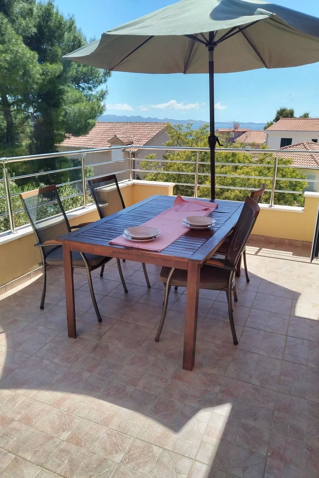 "Lile" mit Blick auf das Wasser-Image-tags.info