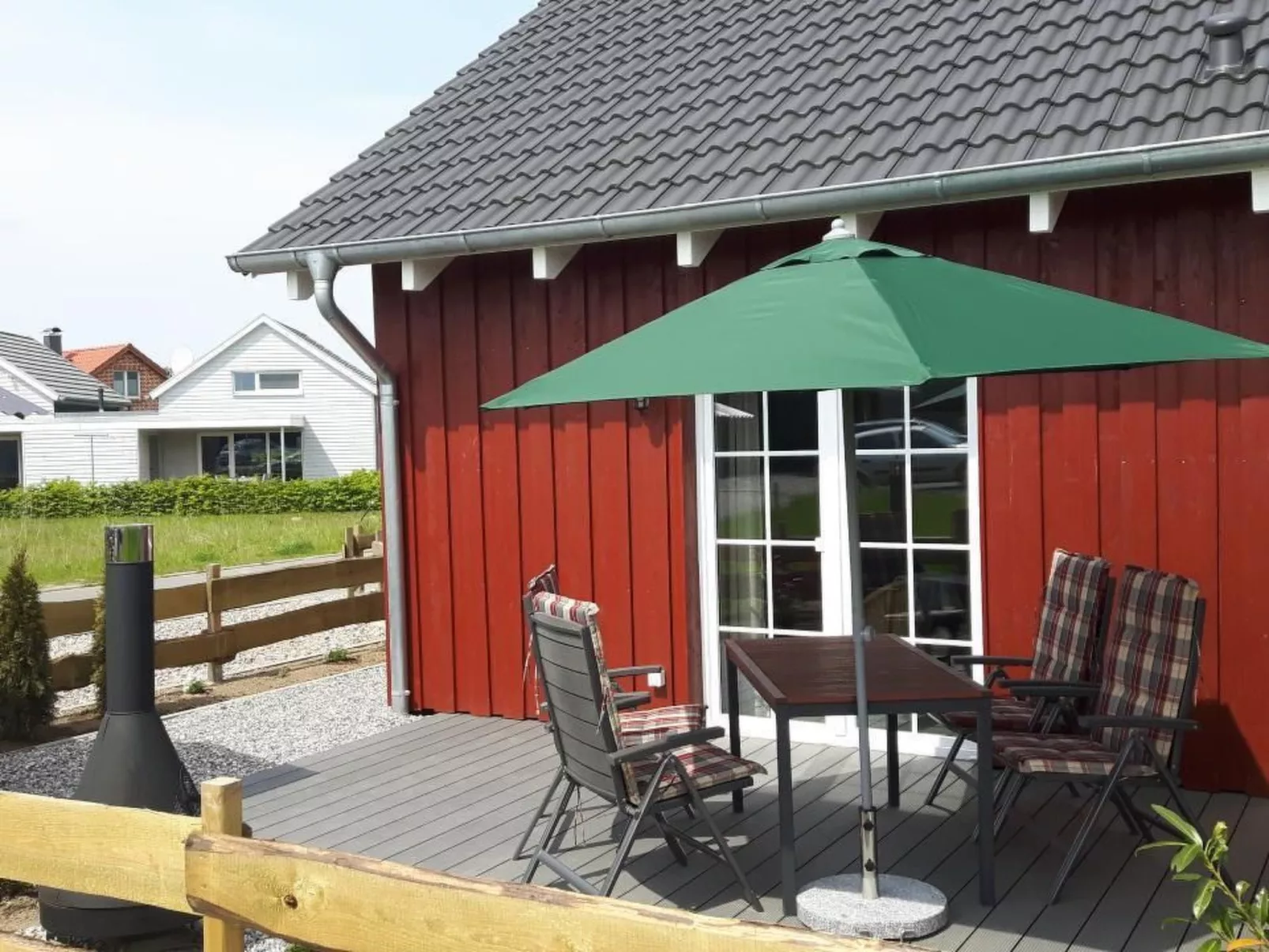 Gemütliches Schwedenhäuschen mit Terrasse-Binnen