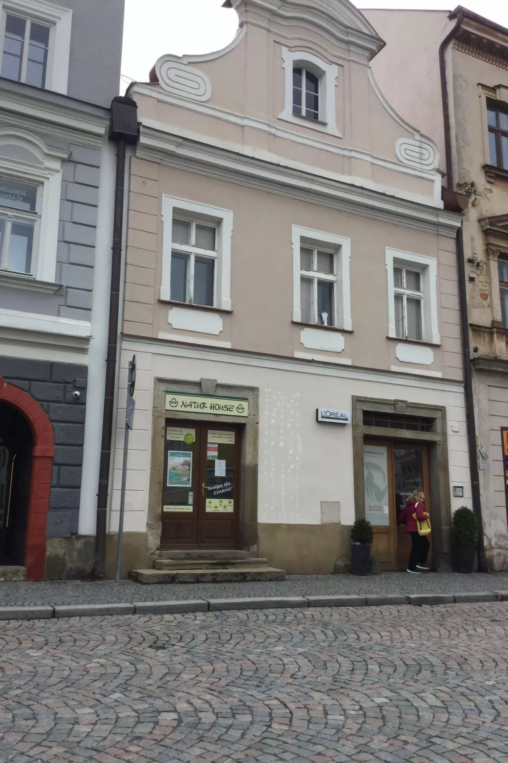 Wohnung auf einem eingezäunten Grundstück-Buiten