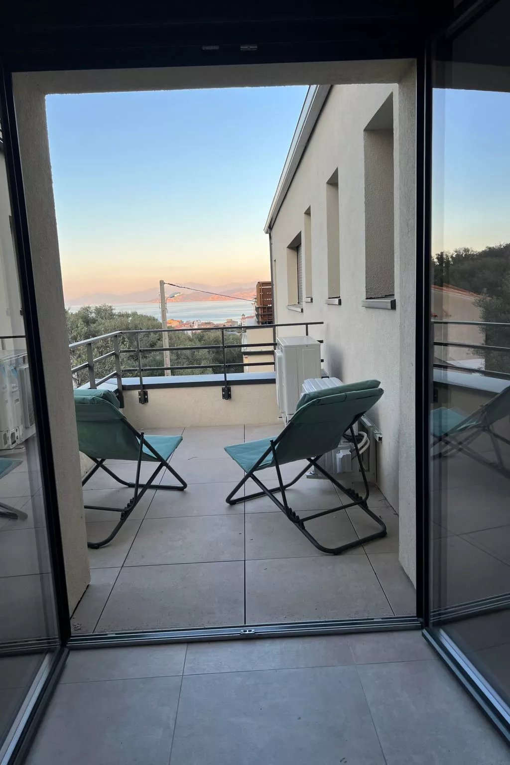 ISULA-RED_BEAUTIFUL_VIEW.-Image-tags.info