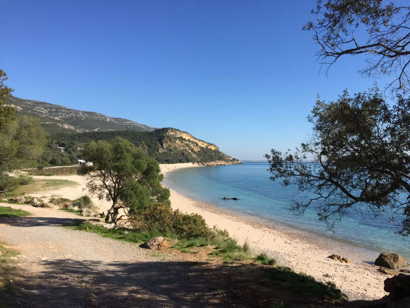 In Sesimbra mit Grill, Terrasse und Garten-Buiten