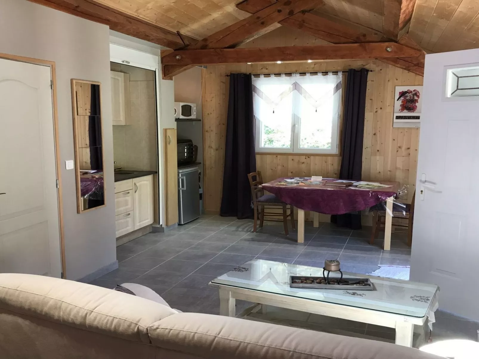 LA CABANE DES REVES-Binnen