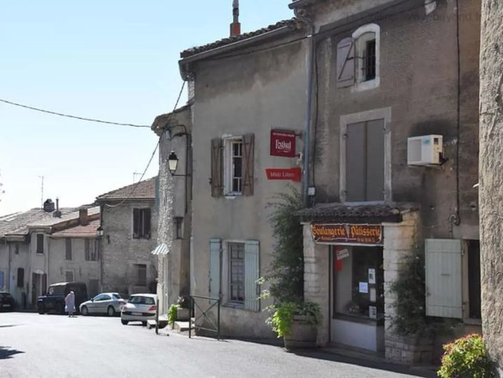 Mit eigenem Pool-Buiten