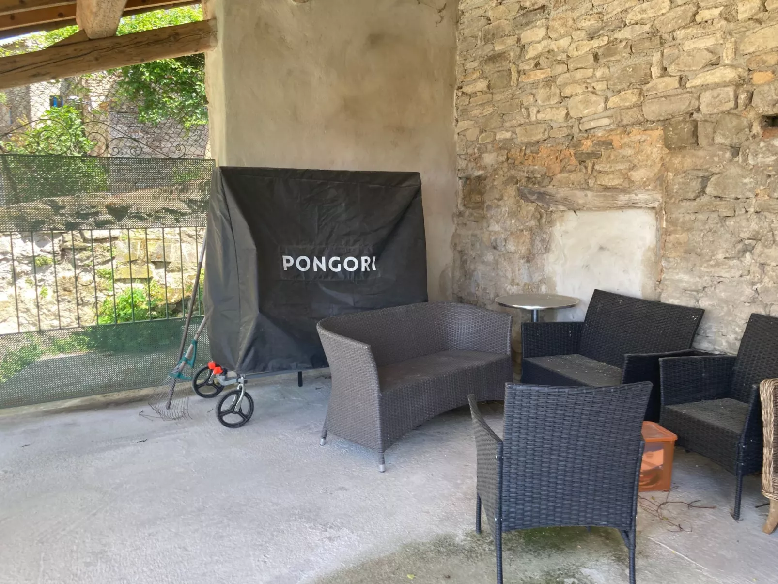 Dorfhaus in provencal mit Pool-Binnen