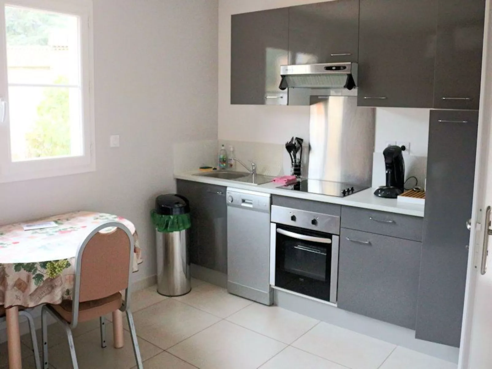 FERIENWOHNUNG, POOL, KLIMAANLAGE-Binnen