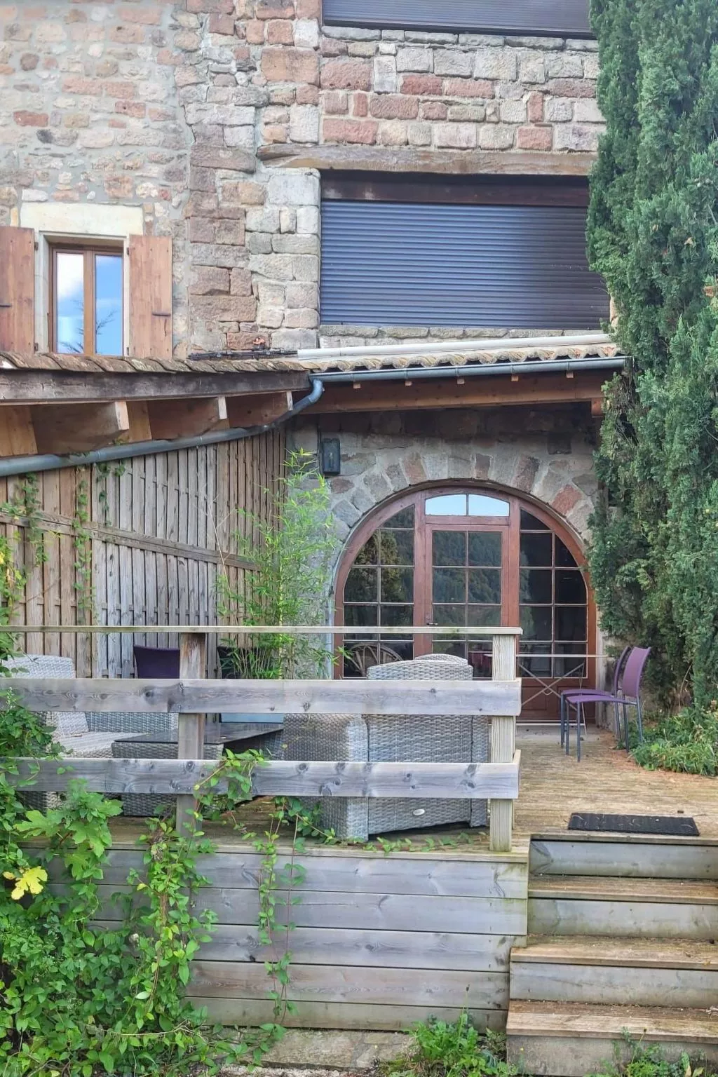 Steinhaus und Freischwimmbad, 4 Betten, 2SZ-Buiten