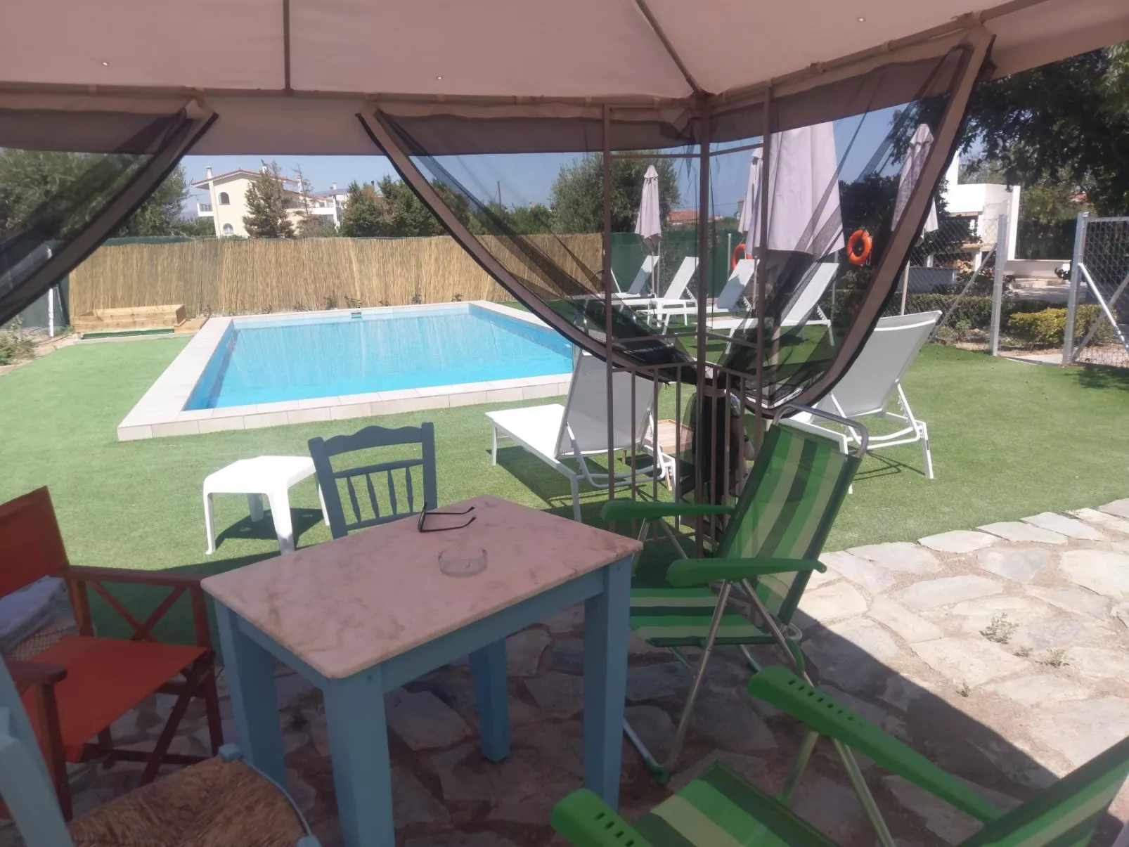 Neben Orangenbaum-Obstgarten-Binnen