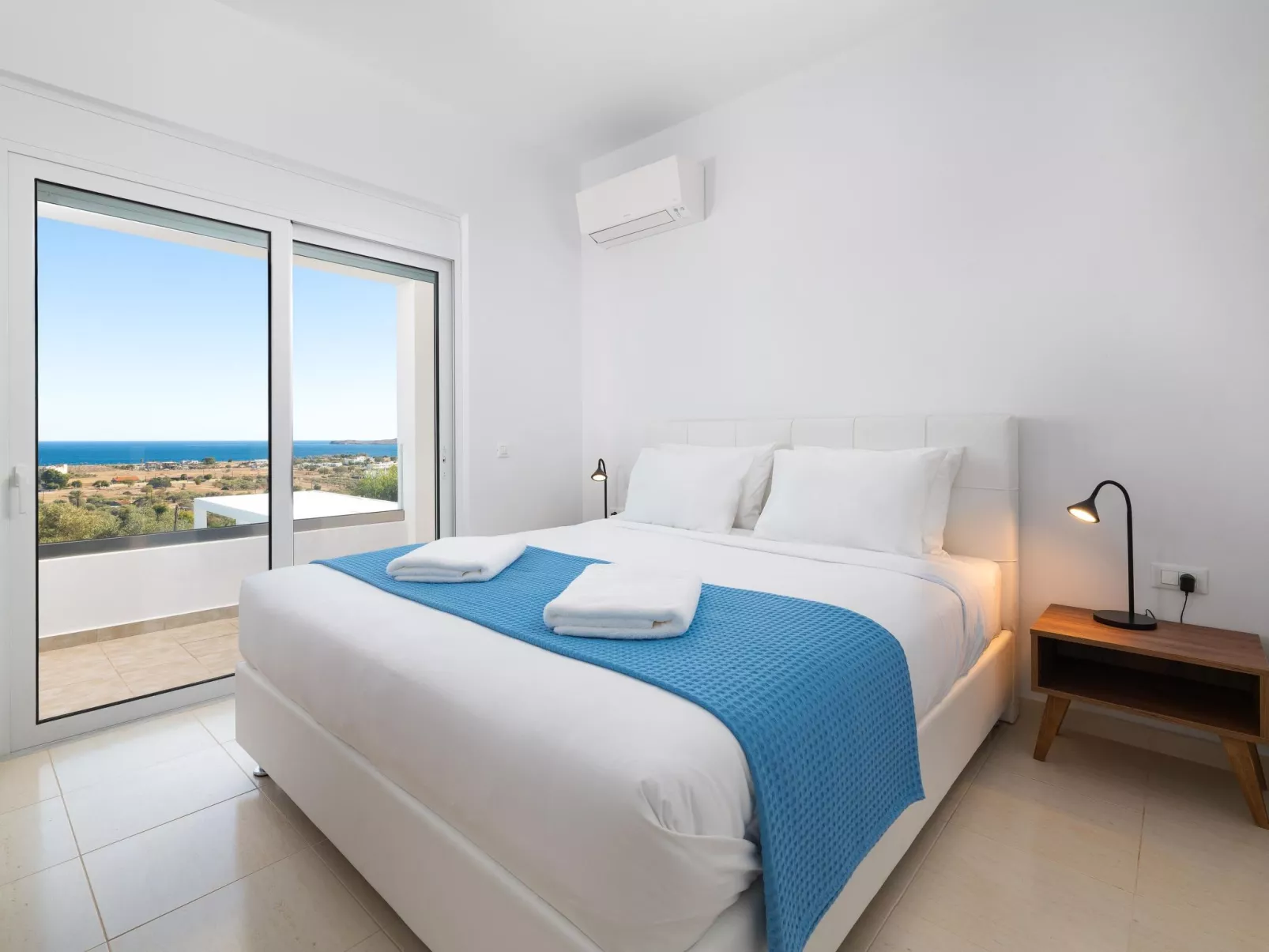 Villa Zoe Blu-Image-tags.info