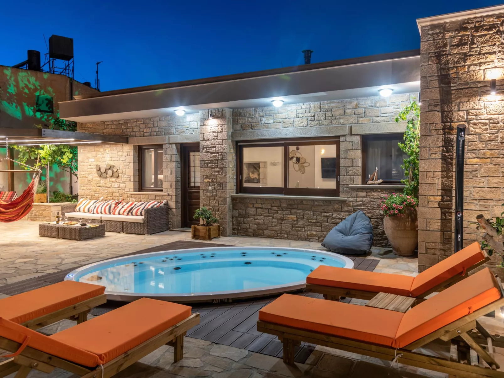 Lemonia für 6 Personen und 3 Kinder-Binnen