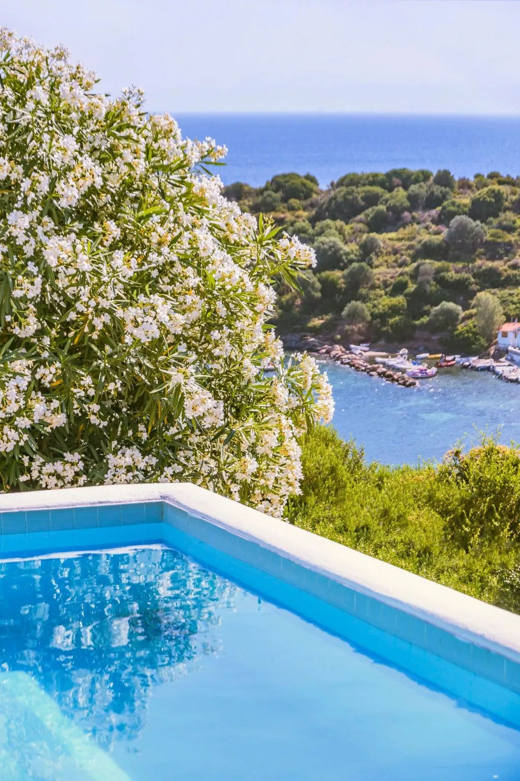 "Blue Villa"-Image-tags.info