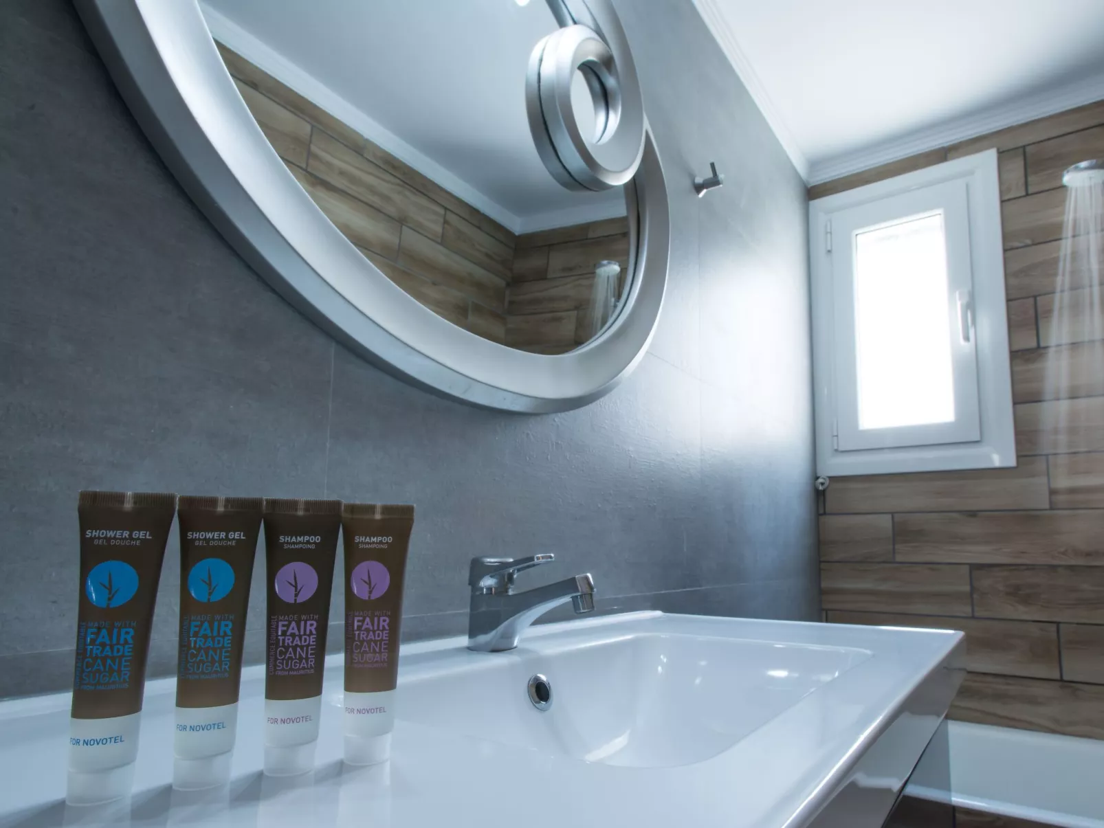 Diamante beachfront suite B-Binnen