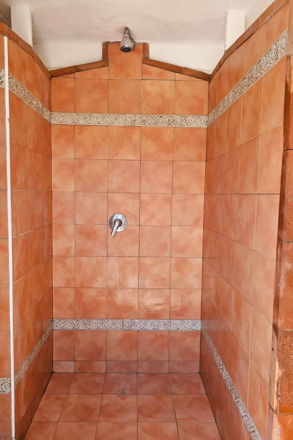 Villa mit Wasserblick-Image-tags.info