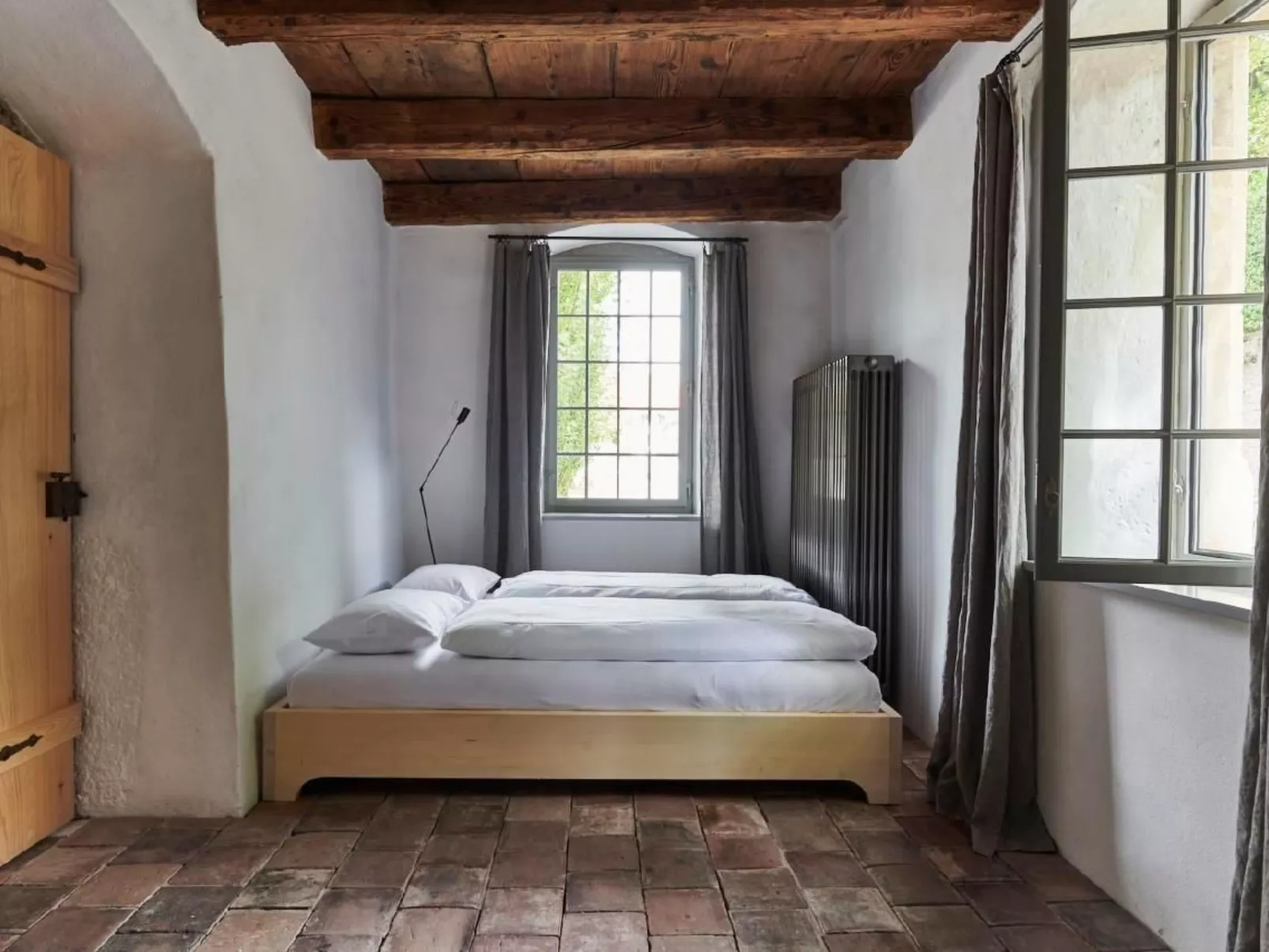 Schlossgut Münchenwiler - Wohnung unten-Binnen