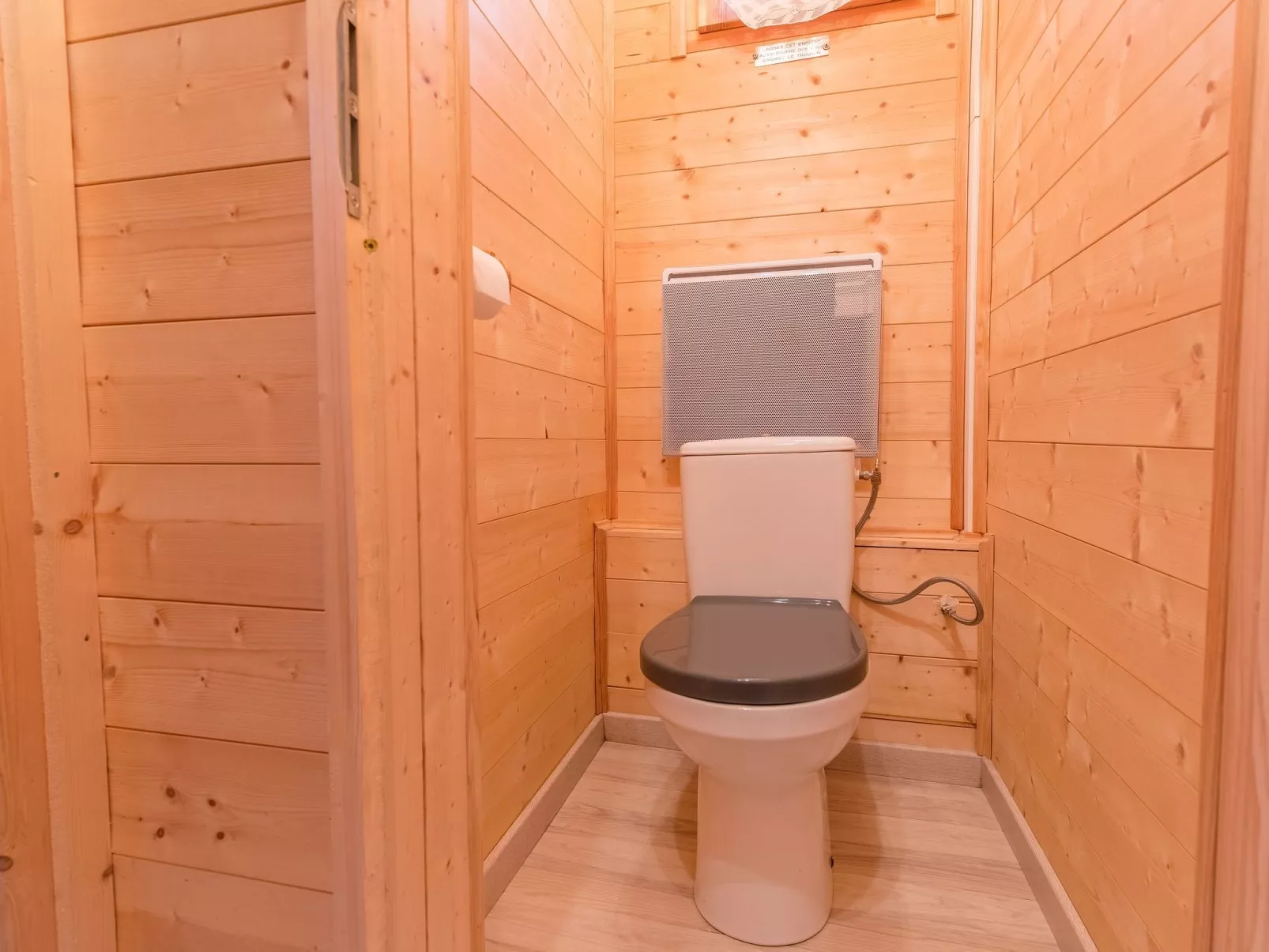 Erdgeschoss 110 m2 - 15 Personen - In der Nähe der Pisten-Binnen