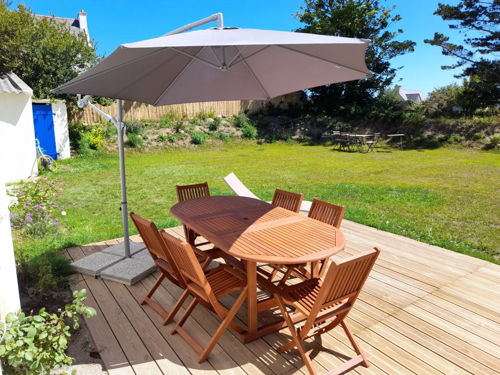 Charmantes Haus mit Garten, 200m vom Strand entfernt-Buiten