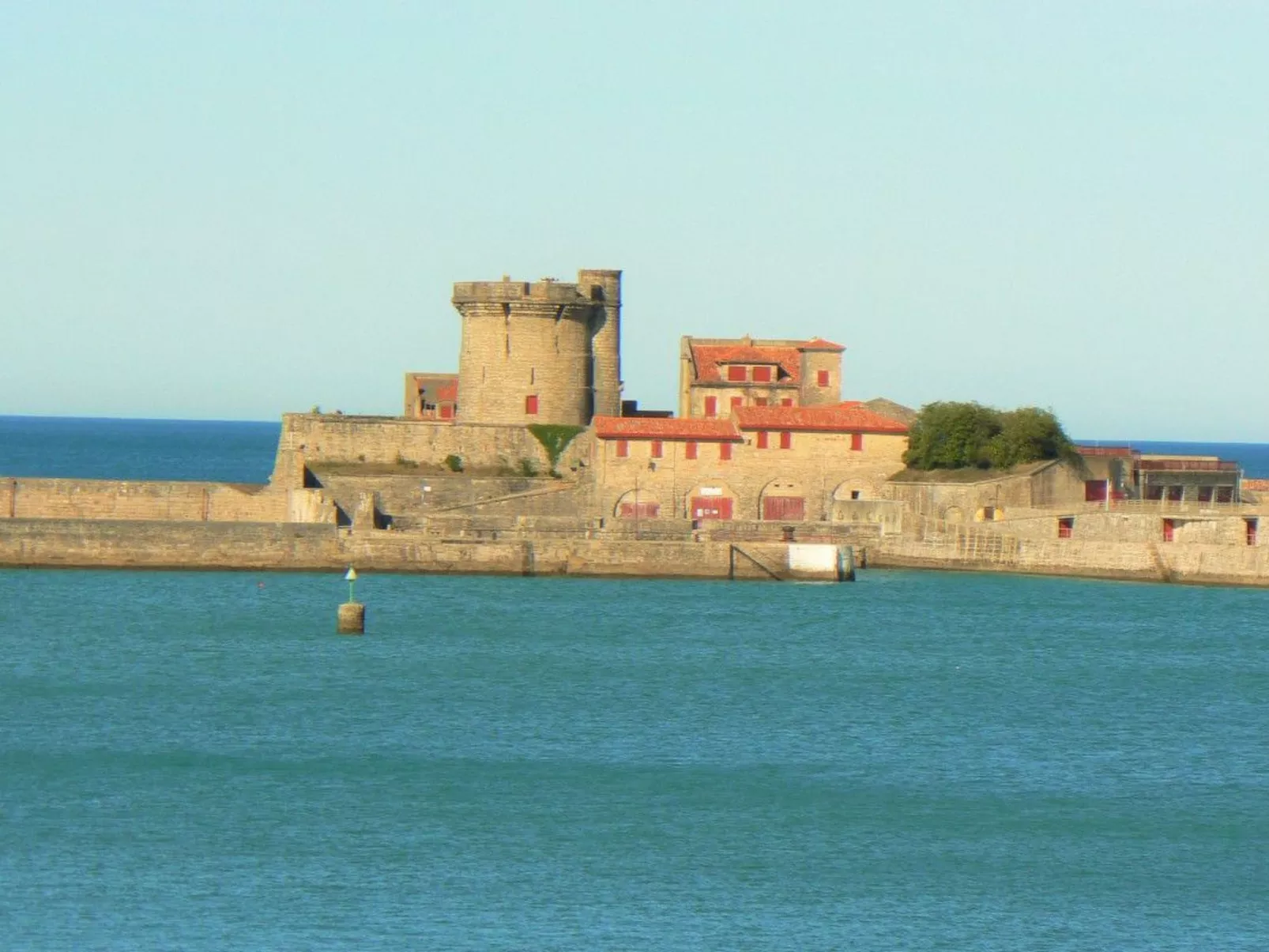 Fewo mit Terrasse-Buiten