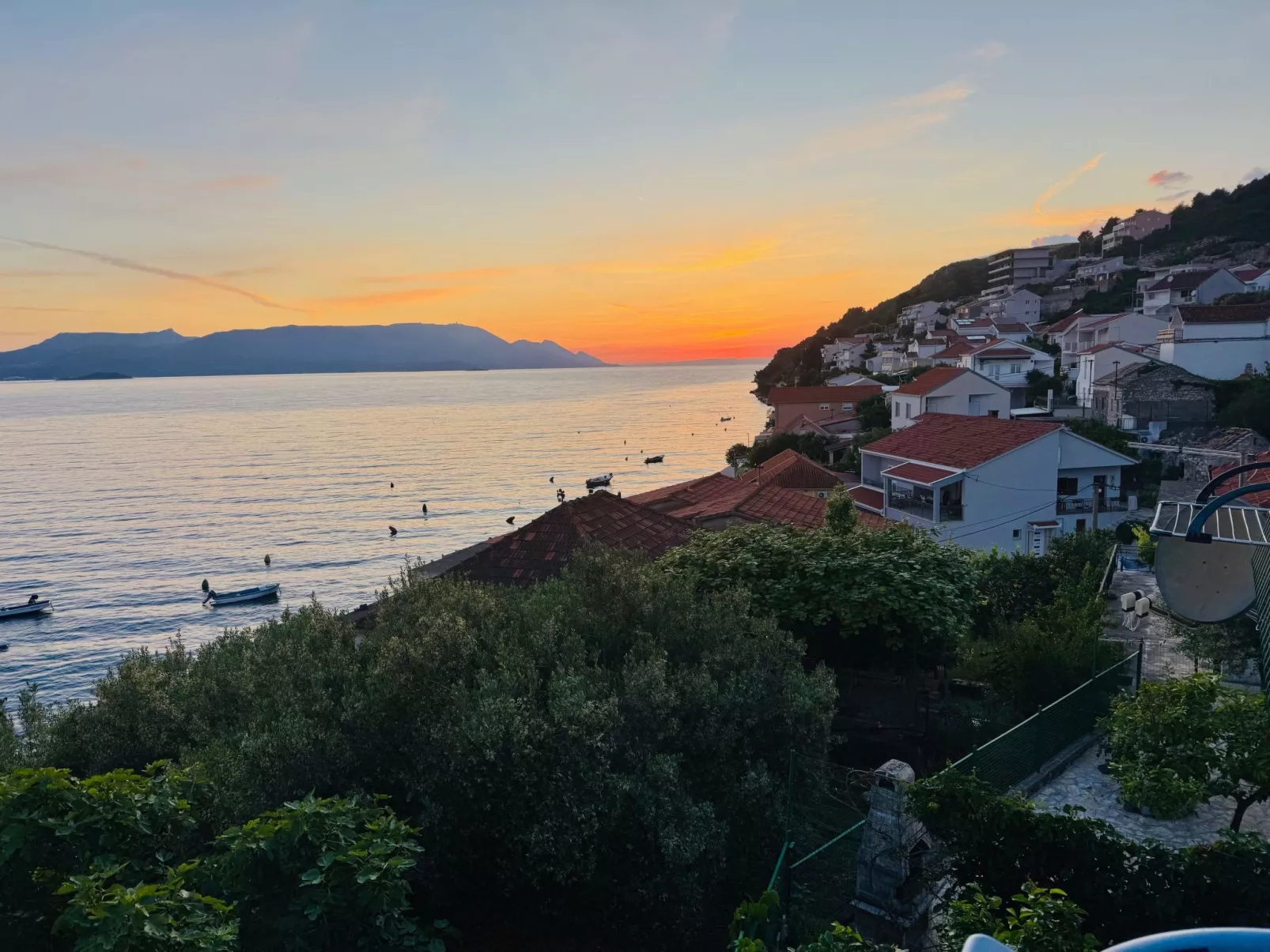 Angenehme Wohnung in Komarna mit privatem Parkplatz-Binnen