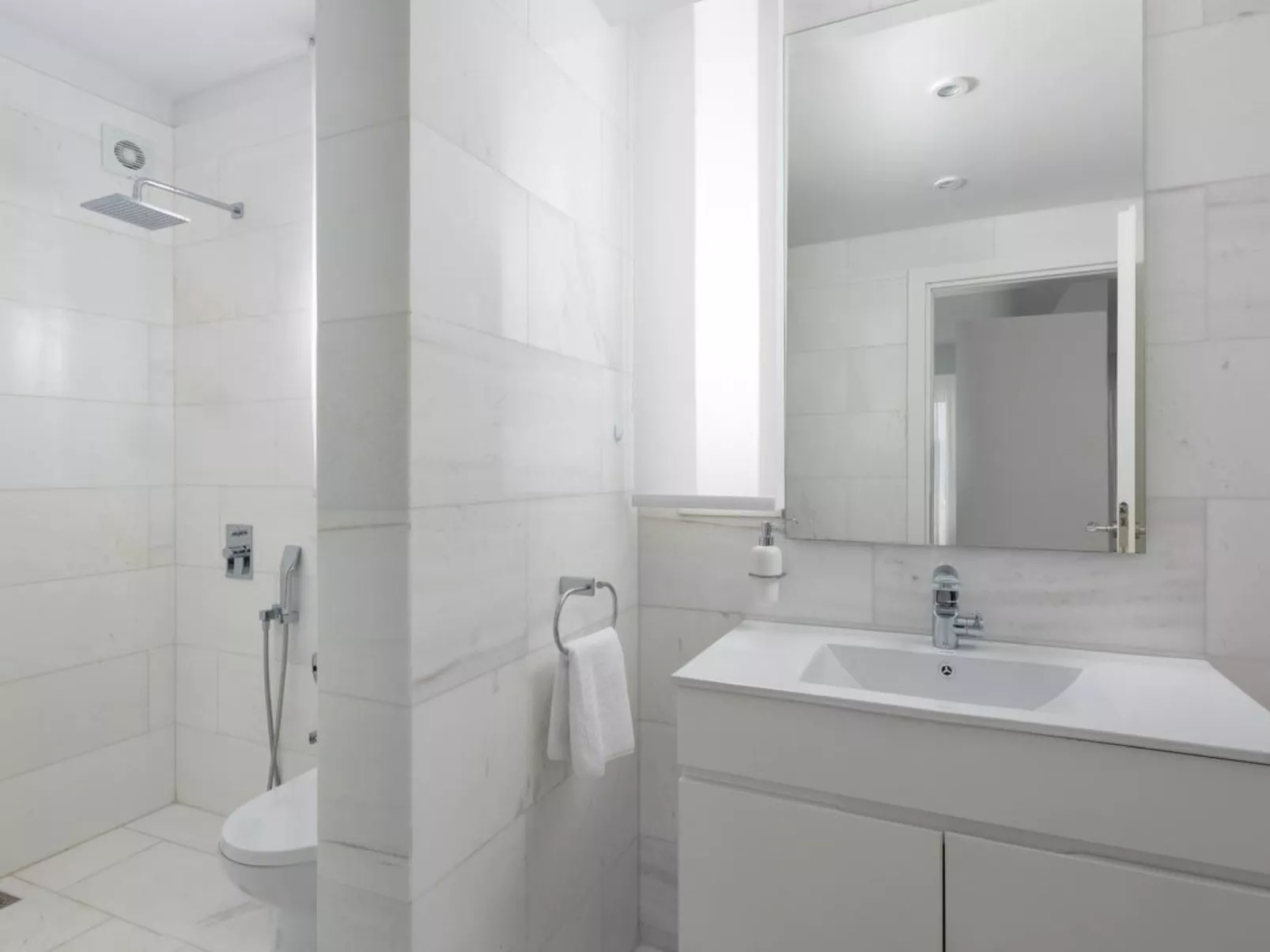 Strandvilla für 15 Personen in Kolipia-Image-tags.info