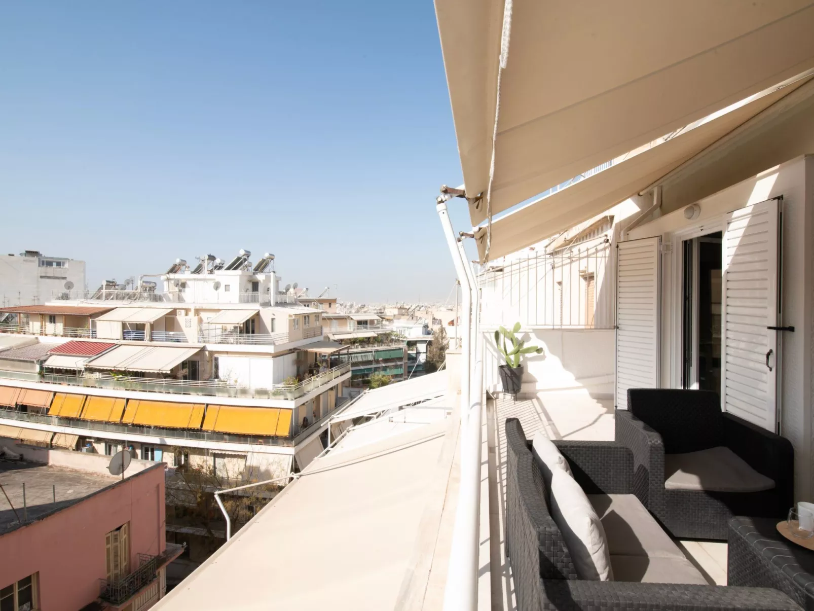 Athen von unserem Haus aus, wenige Schritte von der Akropolis entfernt-Binnen