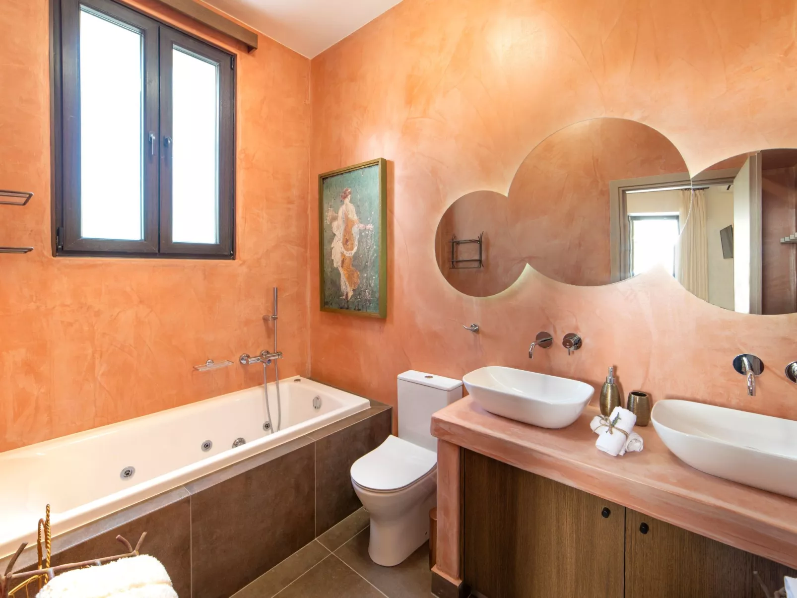 Luxuriöser Villenkomplex mit 14-16 Schlafzimmern in Strandnähe-Binnen