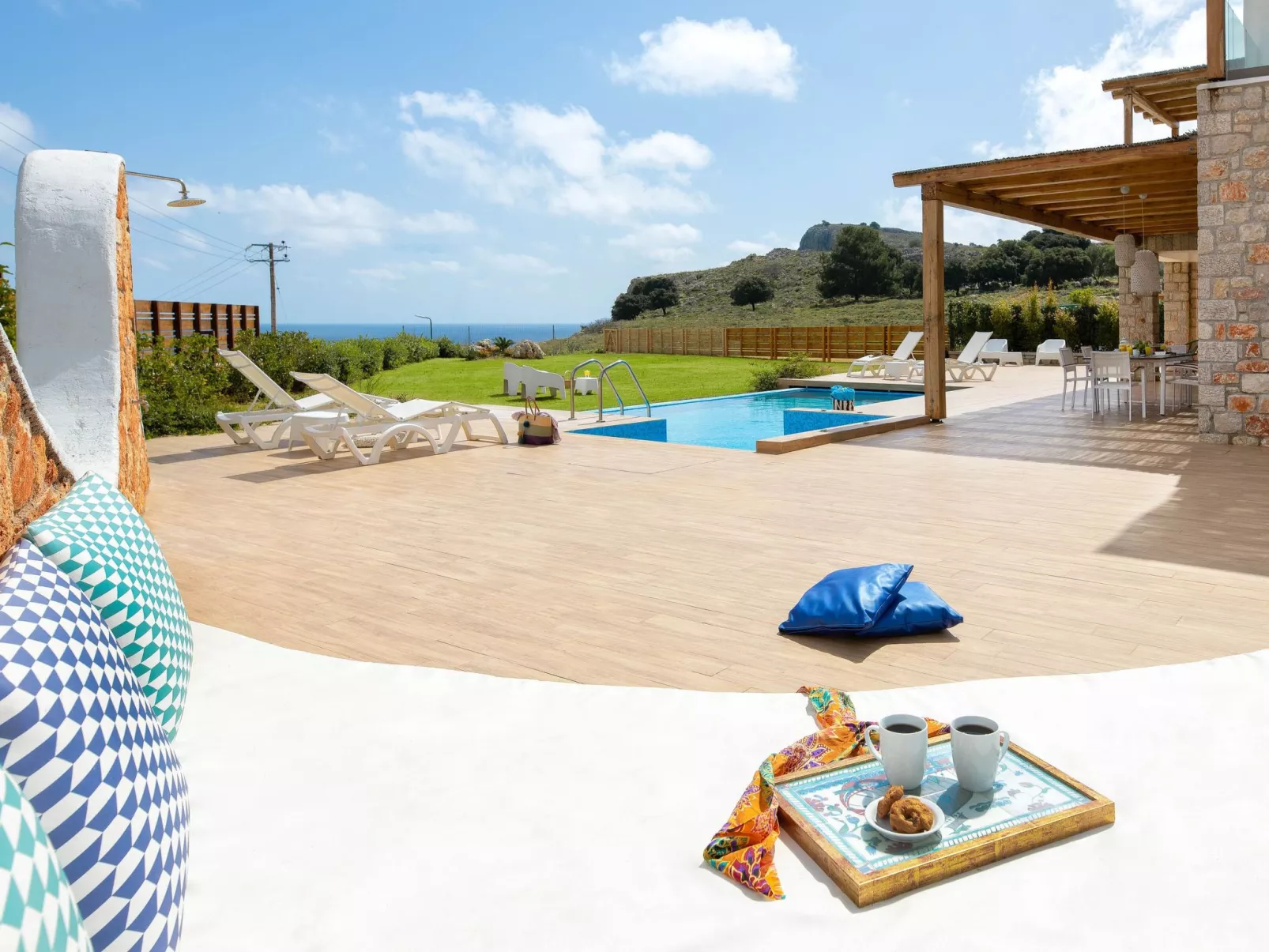 Luxus-Ferienvilla Ikaros-Buiten