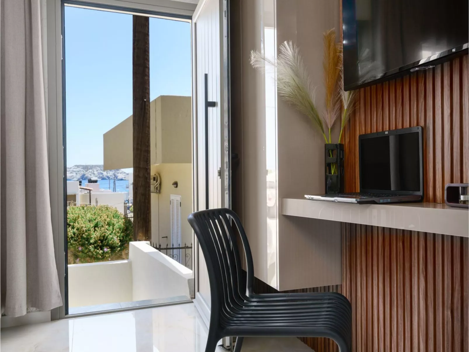 Neue Charavgi Suite mit Jacuzzi, 40m vom Strand entfernt-Binnen