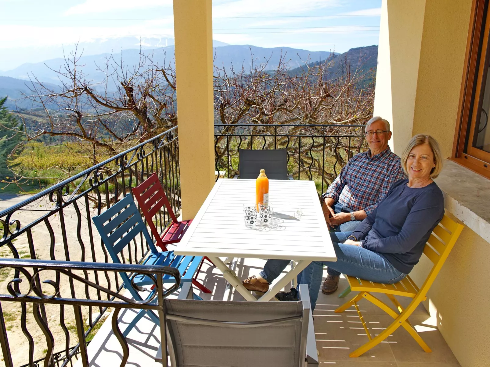 Mit Panoramablick auf den Mont Ventoux-Buiten