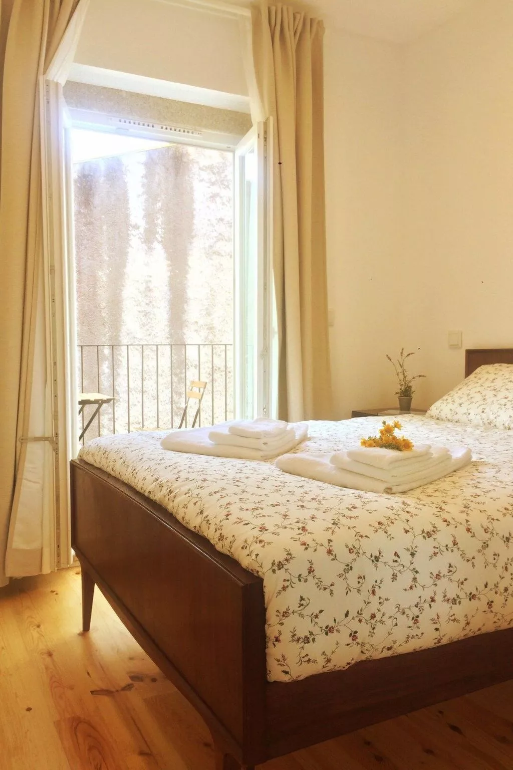 Gelbes Haus im historischen Zentrum-Image-tags.info