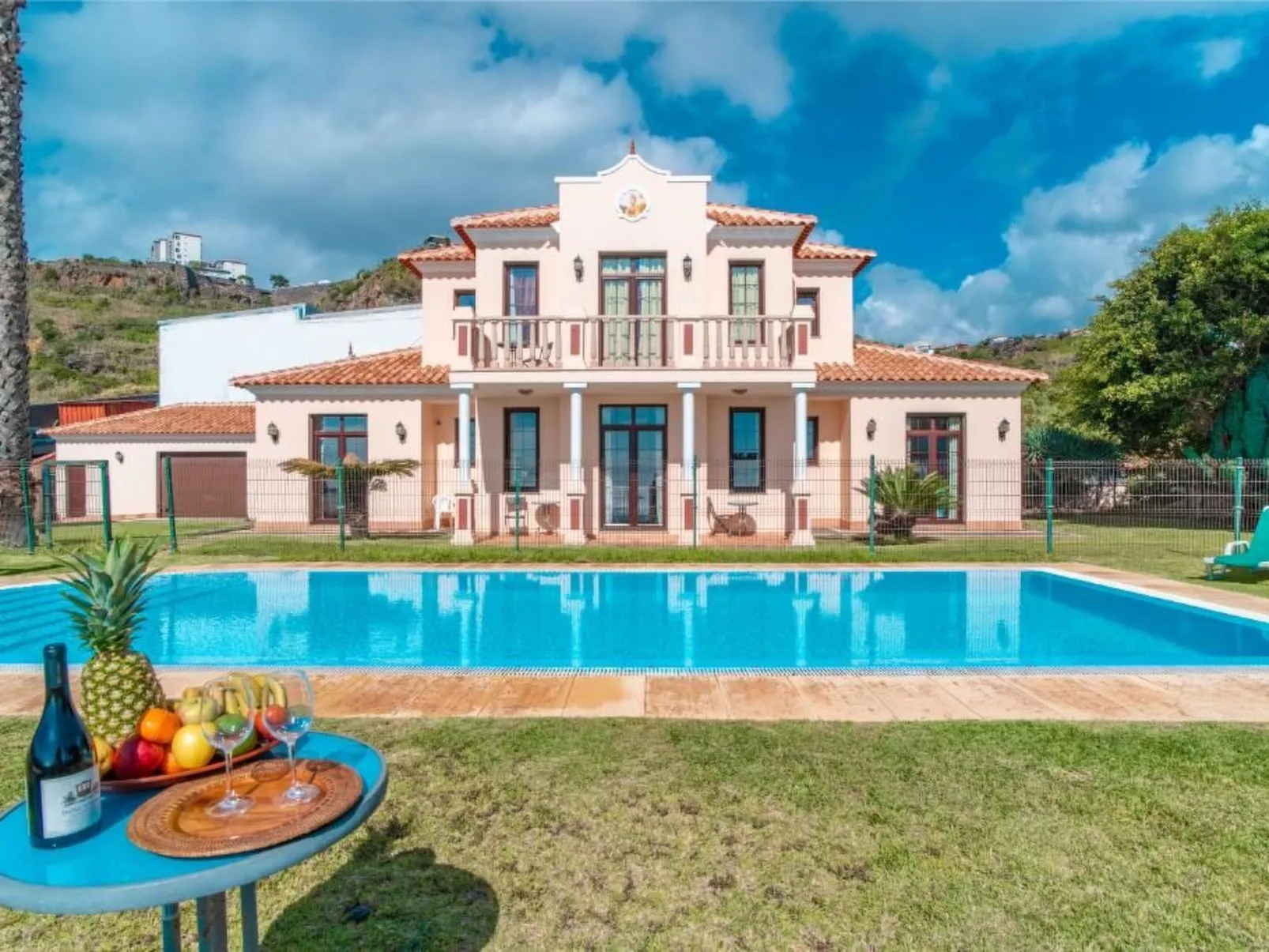 Königliche Villa Amores-Image-tags.info